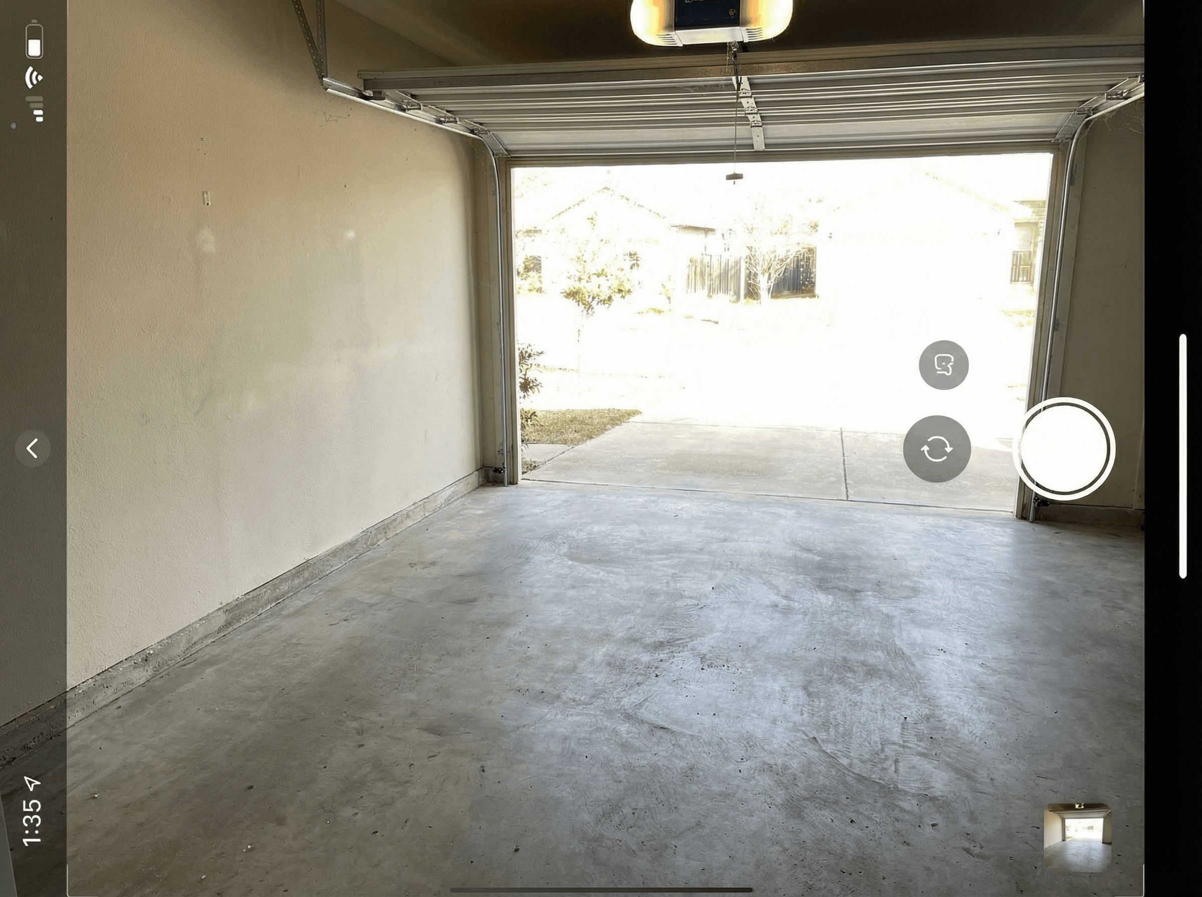 Clean empty room after junk removal